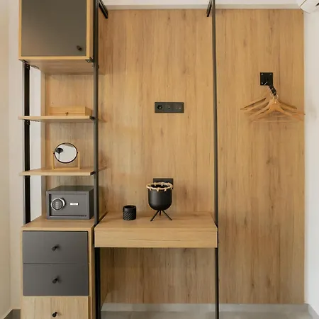 Limani Apartment *